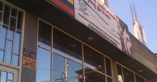 ESCUELA DE TAEKWONDO KYONG GIU KWAN ESCUELA DE TAEKWONDO KYONG GIU KWAN